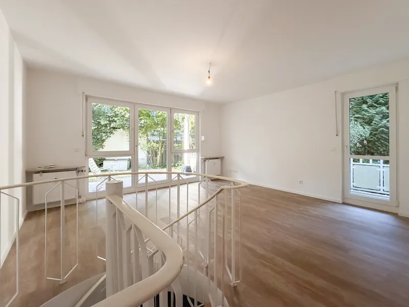 Wohnen auf zwei Ebenen – frisch sanierte 3-Zimmer-Wohnung mit Terrasse & Gartenzugang in Frohnau — photo 1